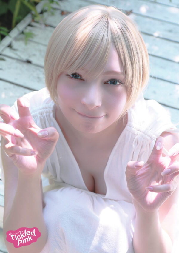 Fresh and elegant gravure-style photo with a bright and graceful presence