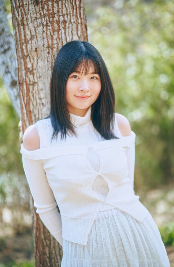 missgravure_sonaakita01 A woman with fair skin and Asian beauty.